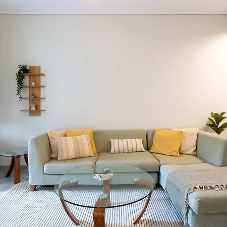 Апартаменты Seaside Retreat For Relaxed *