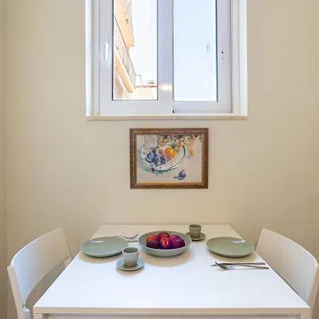 Апартаменты Seaside Retreat For Relaxed Каламата