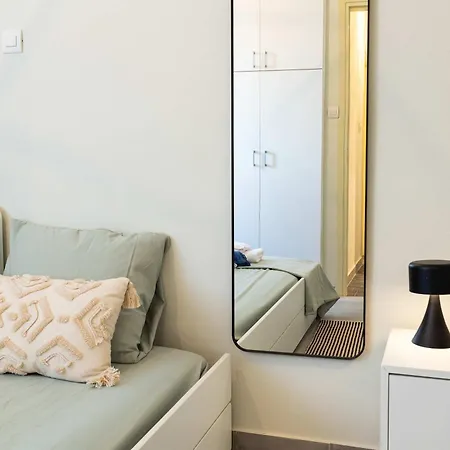 Апартаменты Seaside Retreat For Relaxed Каламата